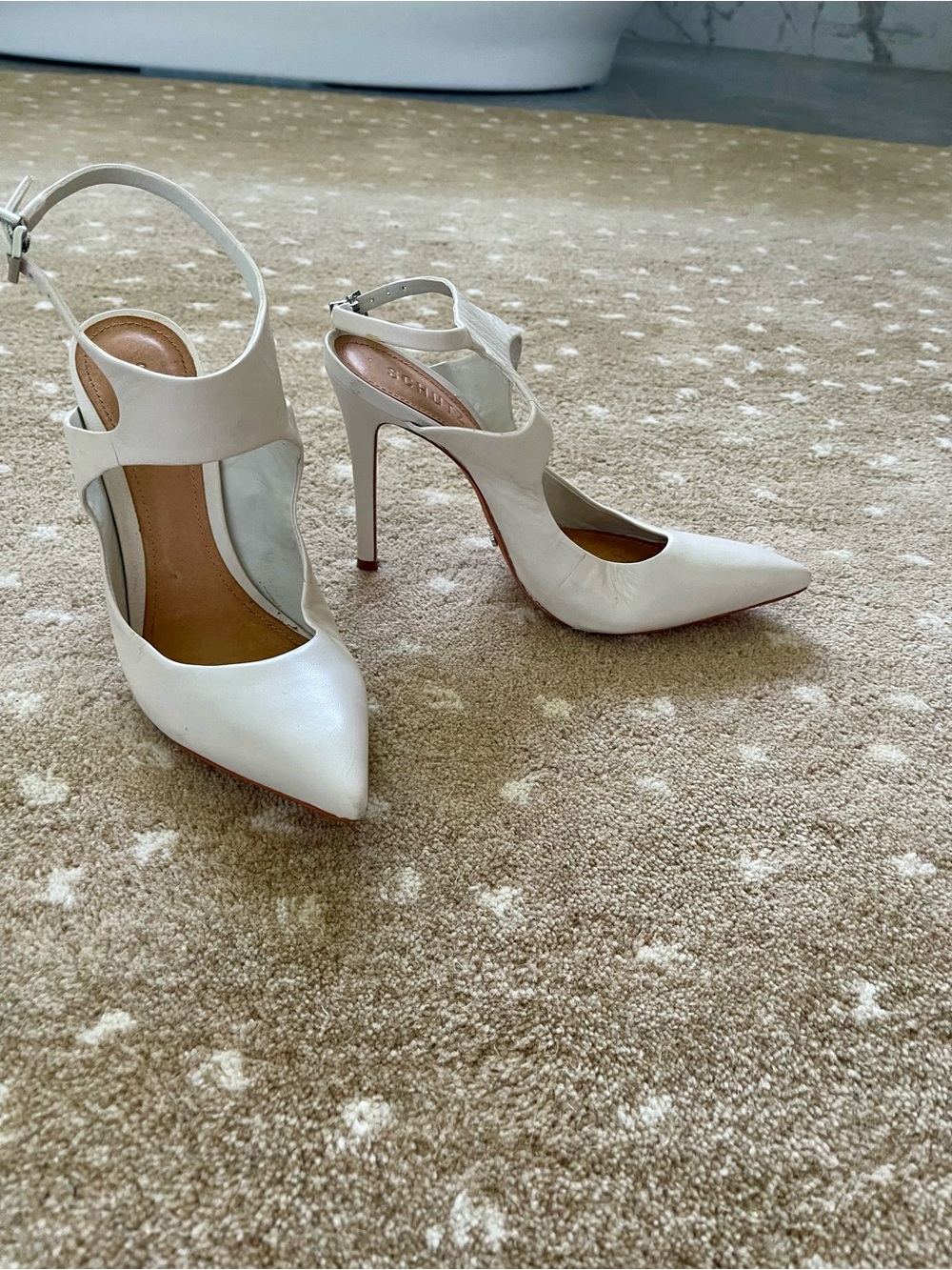 SCHUTZ White Pointed Slingback Stiletto Pumps - Picture 4 of 5